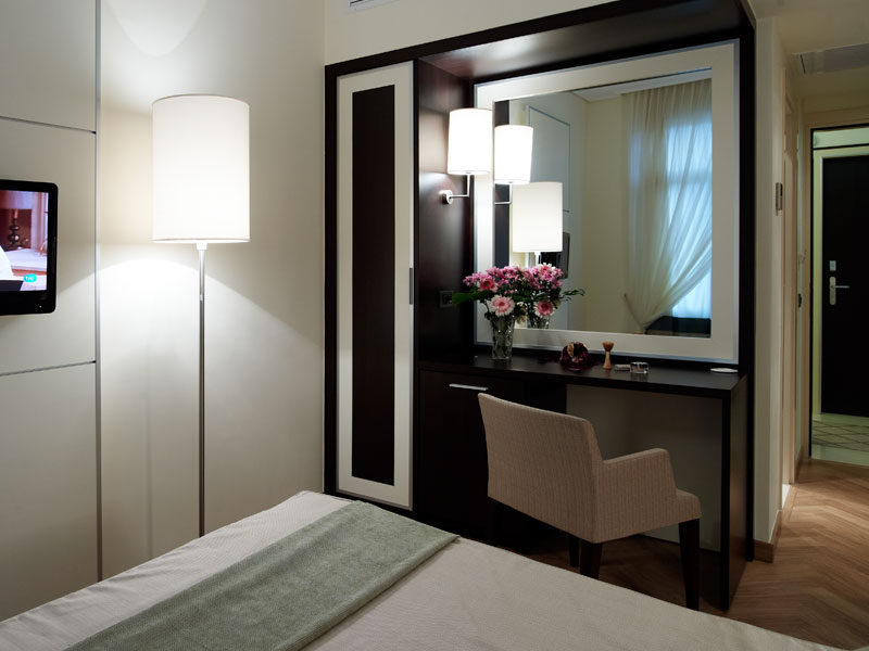 διαμονή φιλοξενία με διακριτική πολυτέλεια σε ευρύχωρα δωμάτια Σπάρτη hotel-menelaion-rooms-7